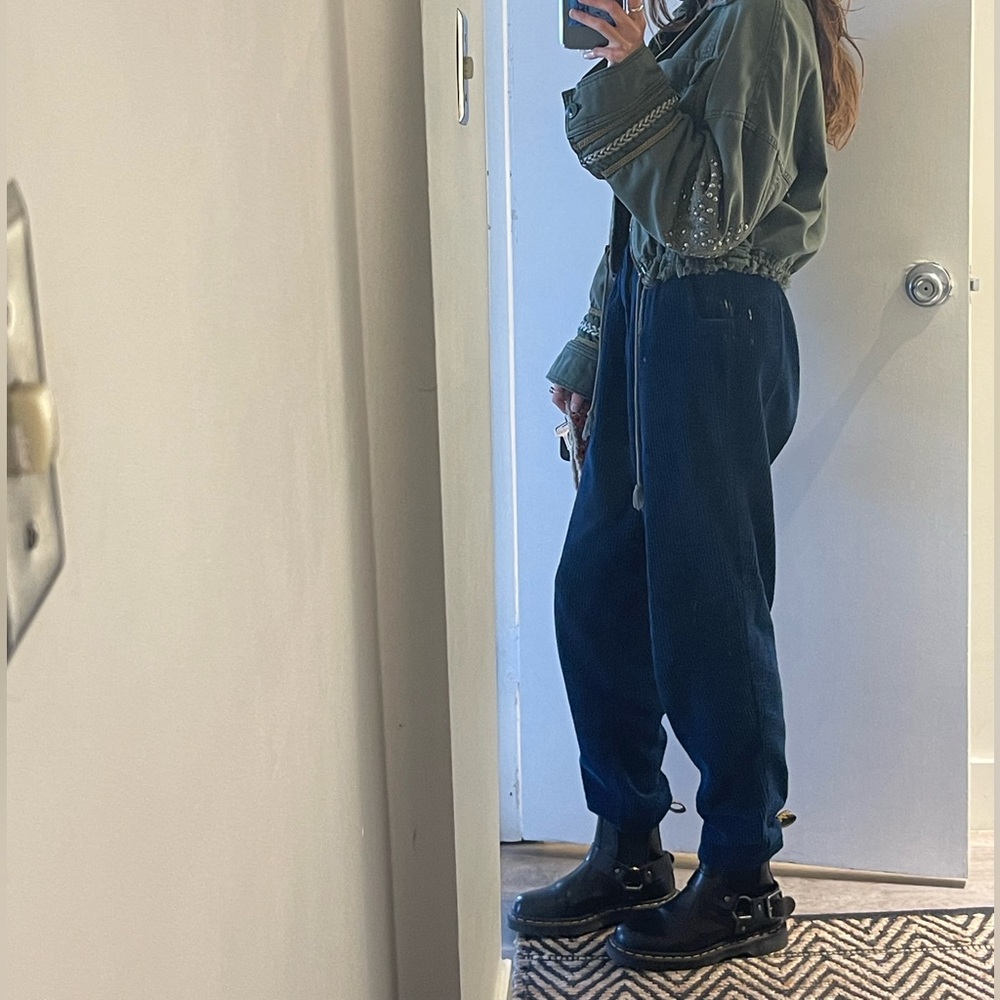 Vintage corduroy high waisted blue pants.